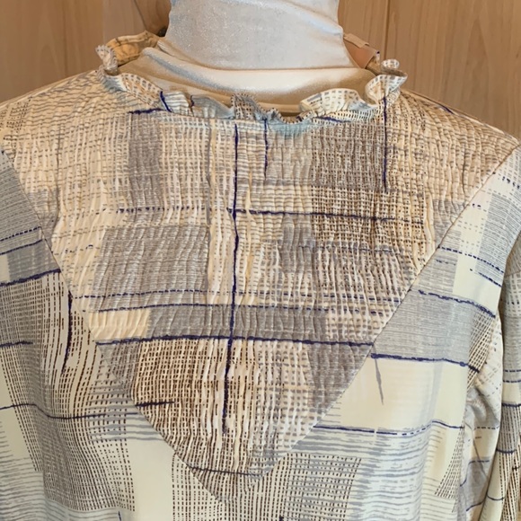 LulaRoe Clara Smock Blouse 1059 - Picture 2 of 8